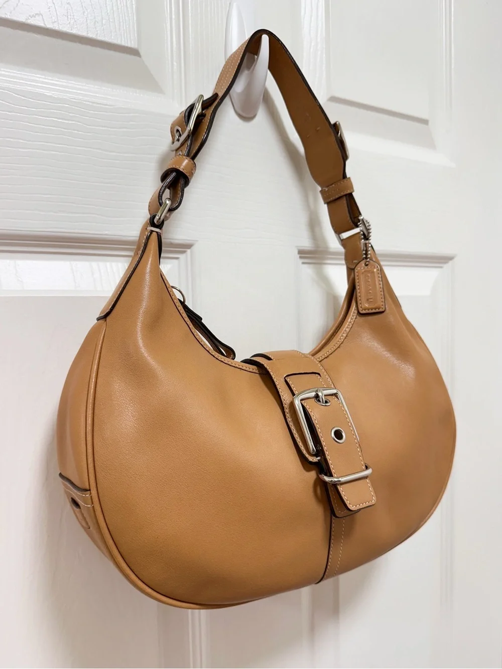 Coach Soho Buckle Hobo Shoulder Bag Milled Camel Leather Medium Y2K